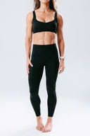 Perform Pocket Leggings in Onyx – women’s sculpting active leggings with pockets front view